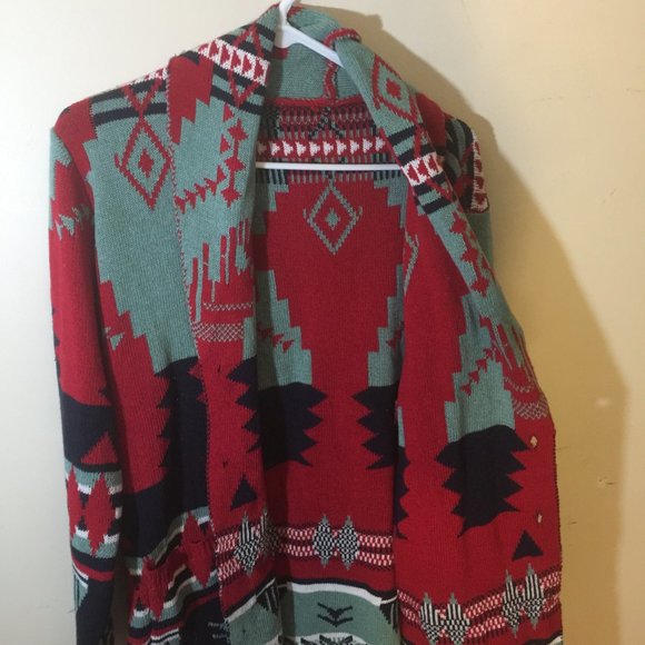 Three amazing sweater with beautiful bright colors in Native American patterns. - Picture 12 of 16
